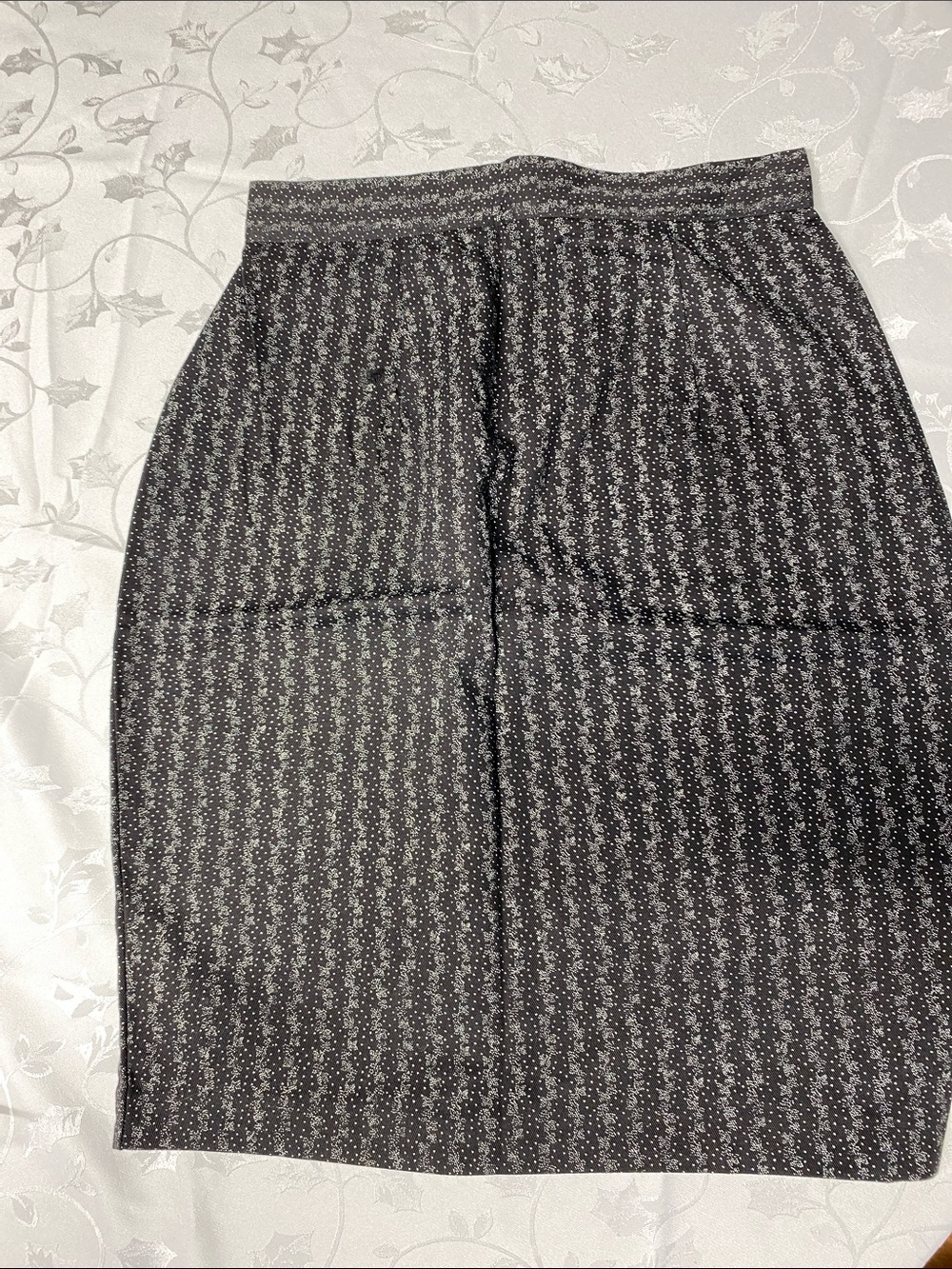 VTG Oops Calif JR Women's Black Patterned Pencil Skirt - Tailored Everyday Style